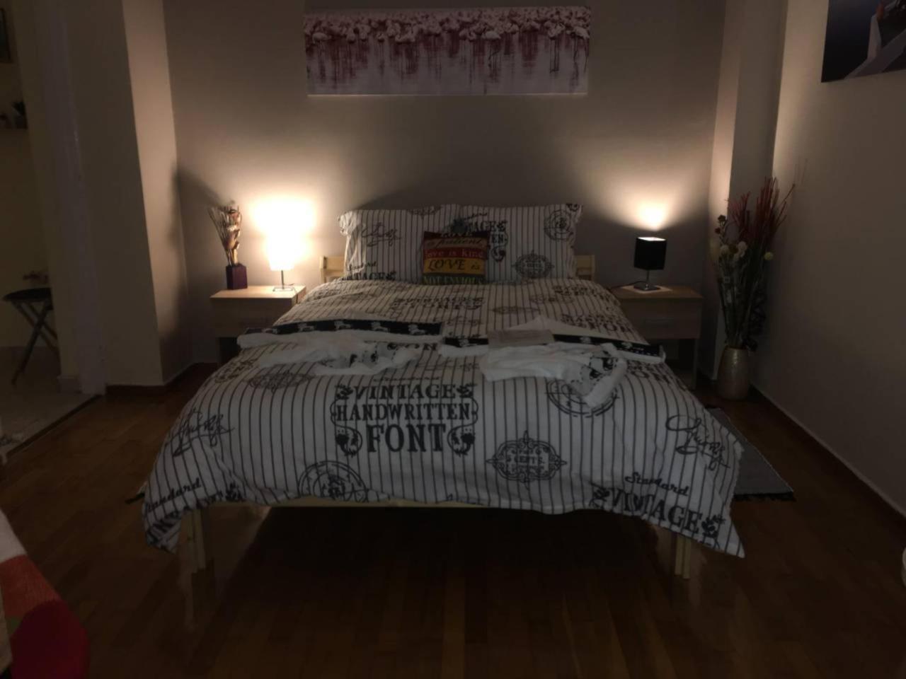 La Vie En Rose Studio,close to beach, Paleo Faliro Atene Esterno foto